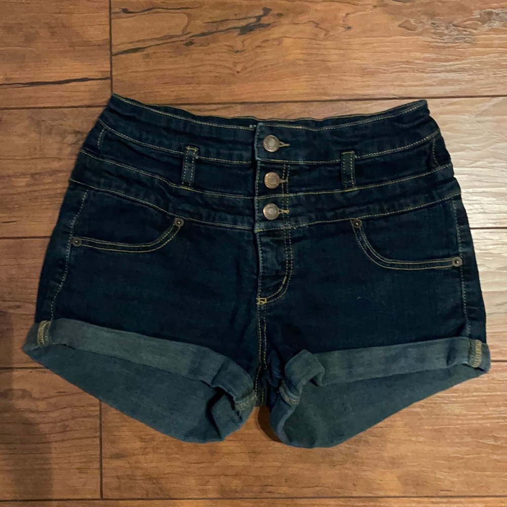 Mossimo 3 button Jean shorts size 8/29